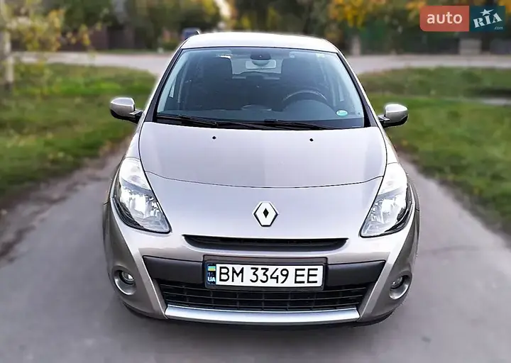 Renault Clio 2010 photo 2