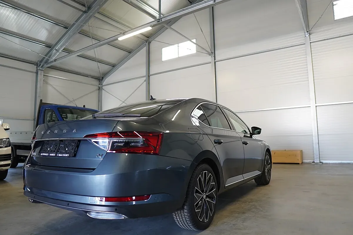 Skoda Superb 2021 photo 3