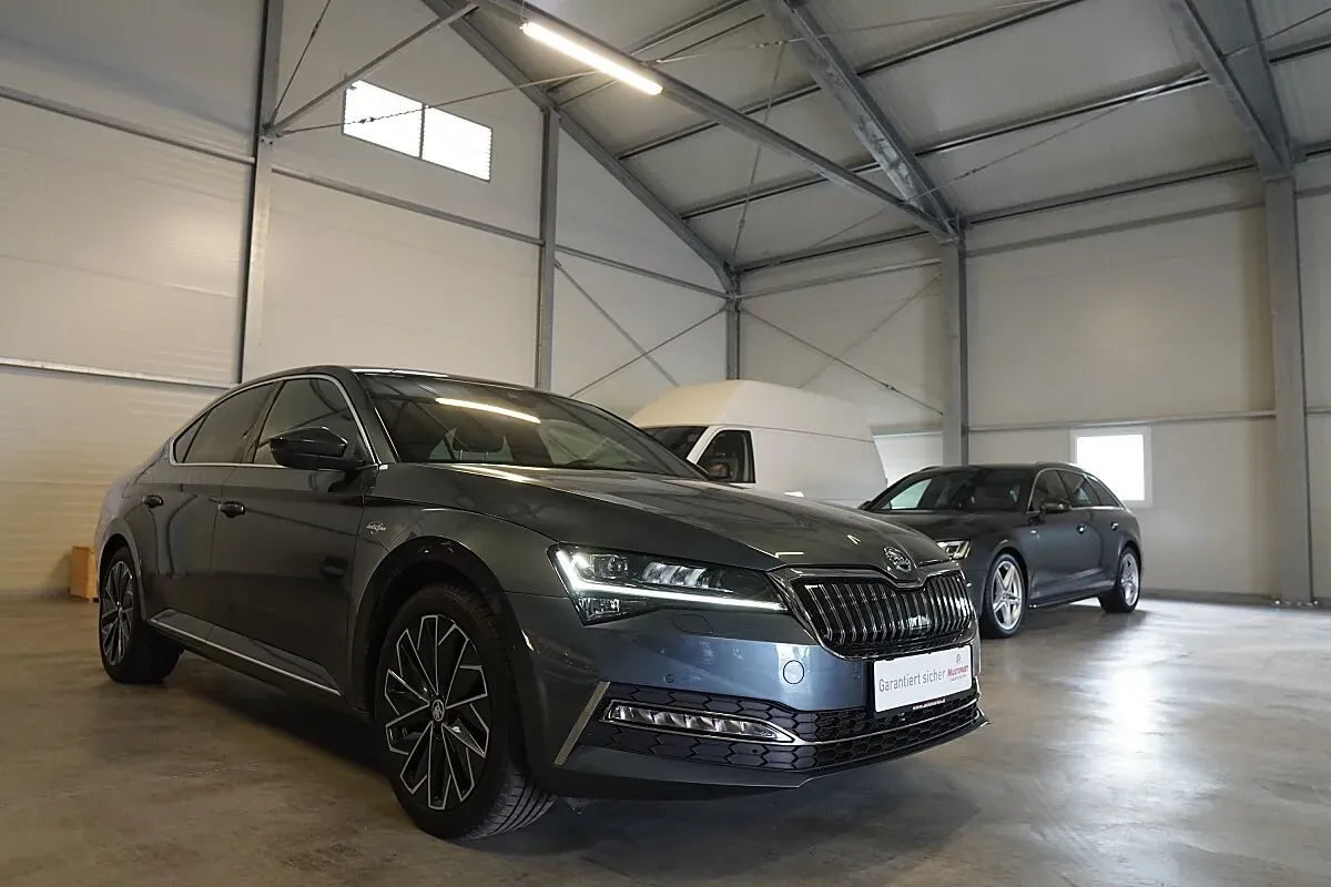 Skoda Superb 2021 photo 2