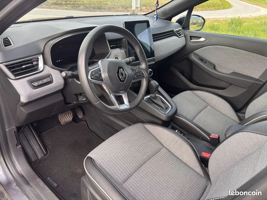 Renault Clio 2023 photo 3