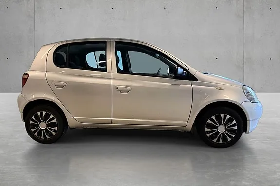 Toyota Yaris 2003 photo 2