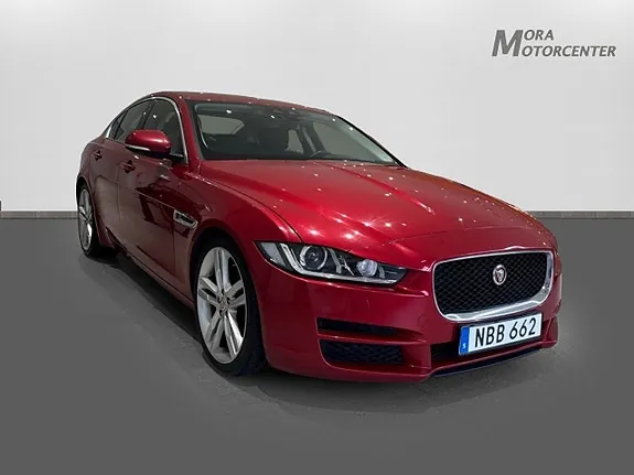 Jaguar Xe 2016 photo 3