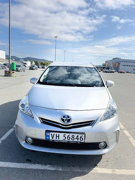 Toyota Prius 2013 photo 2