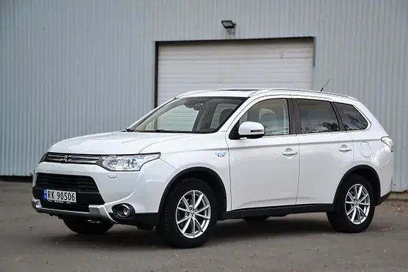 Mitsubishi Outlander 2015 photo 2