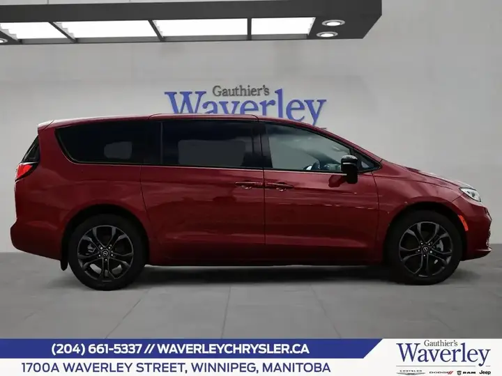 Chrysler Pacifica 2026 photo 3