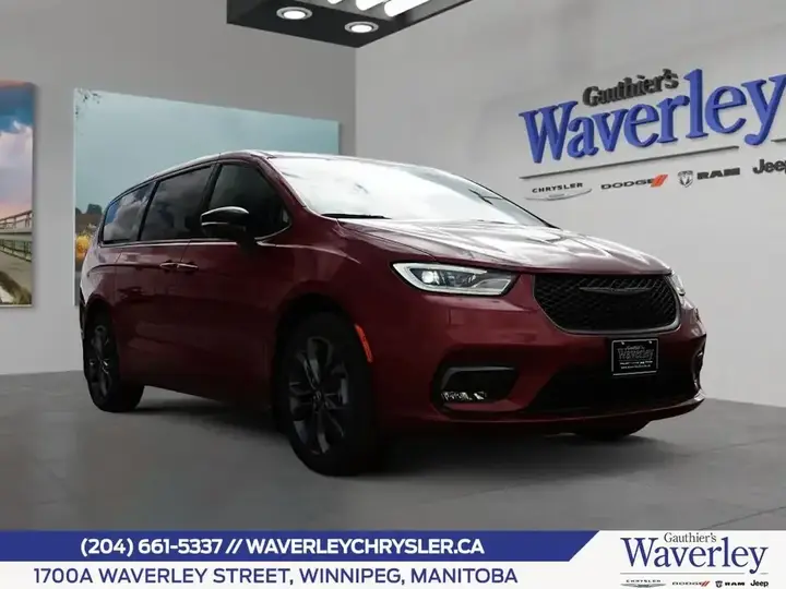 Chrysler Pacifica 2026 photo 2