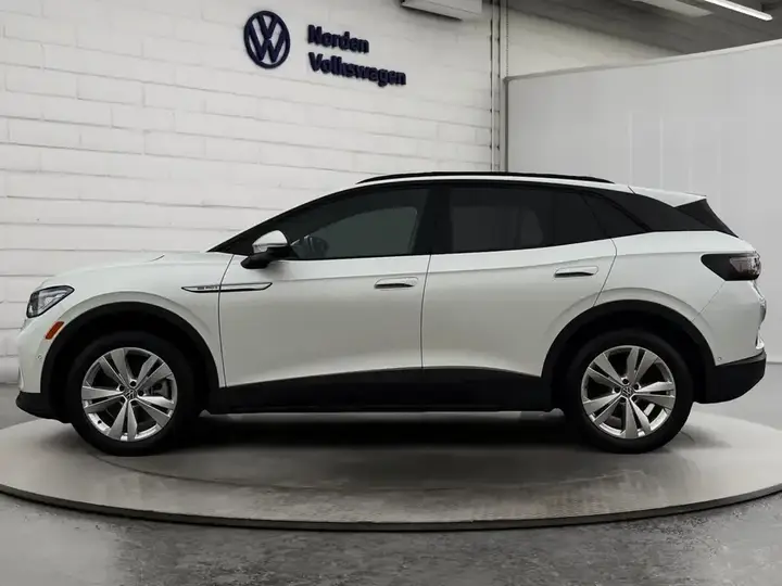 Volkswagen Id.4 2024 photo 2
