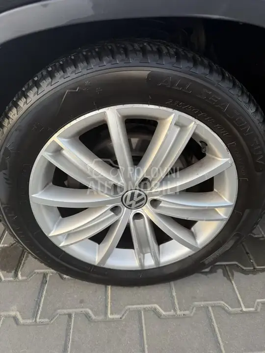 Volkswagen Tiguan 2012 photo 2