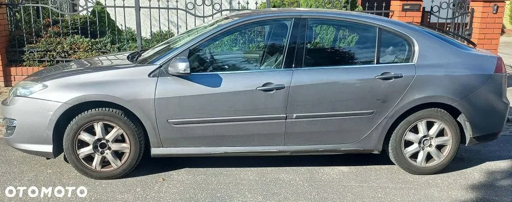Renault Laguna 2012 photo 2