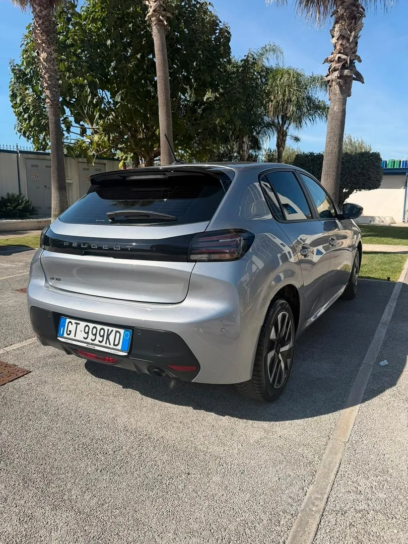 Peugeot 208 2024 photo 2