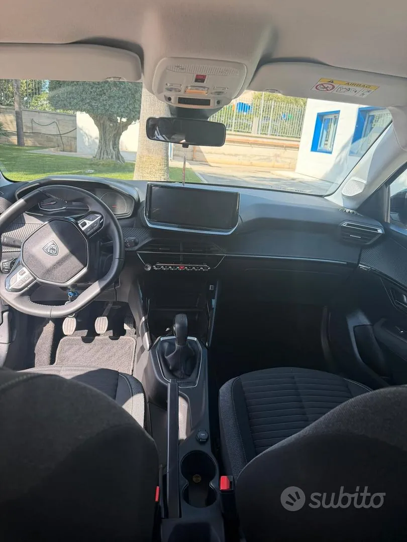 Peugeot 208 2024 photo 4