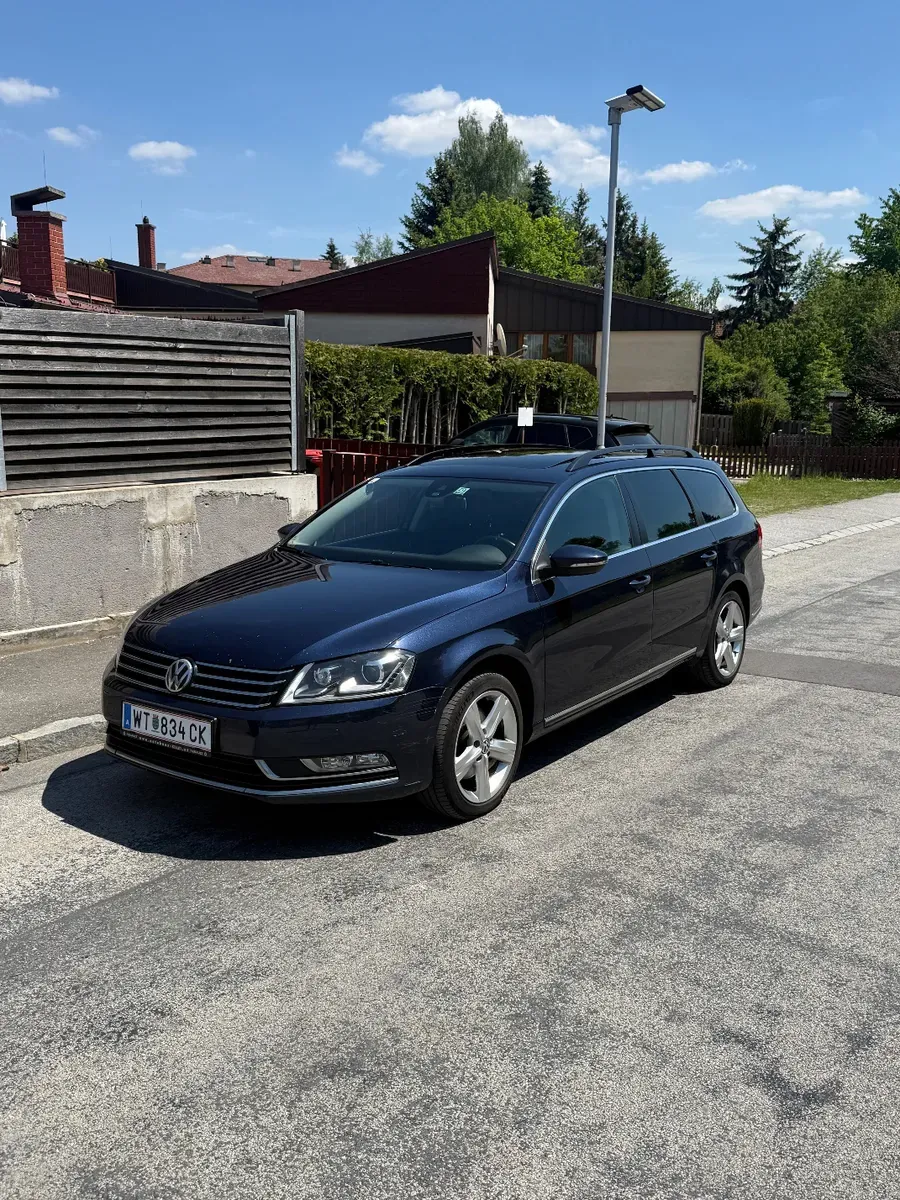 Volkswagen Passat 2012 photo 2