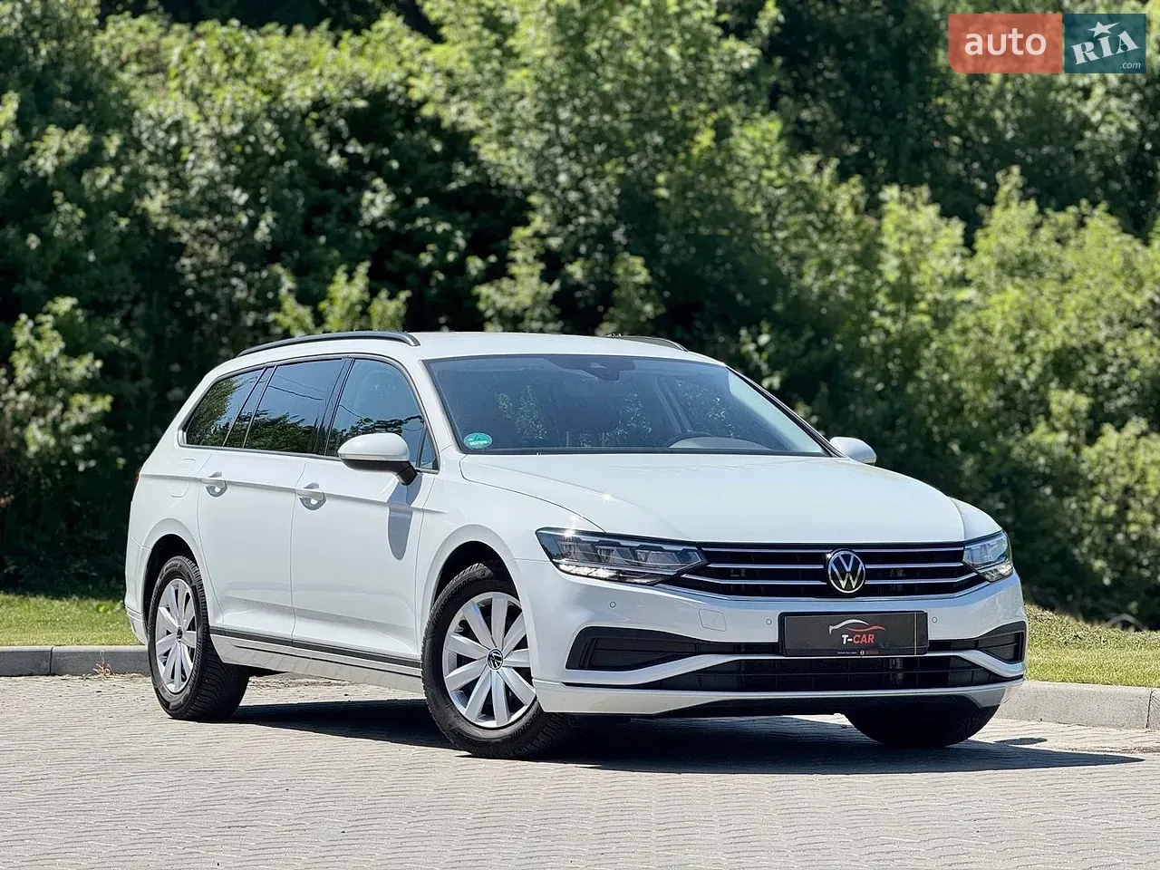 Volkswagen Passat 2022 photo 2