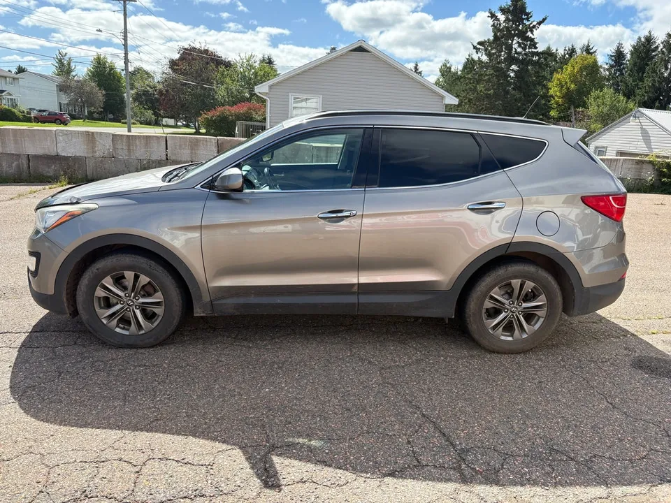 Hyundai Santa Fe 2013 photo 2