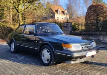 Saab 900S