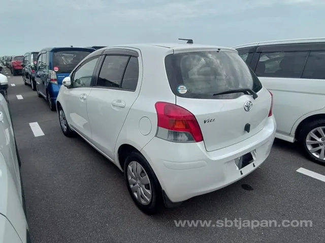 Toyota Vitz F Limited 2009 photo 3