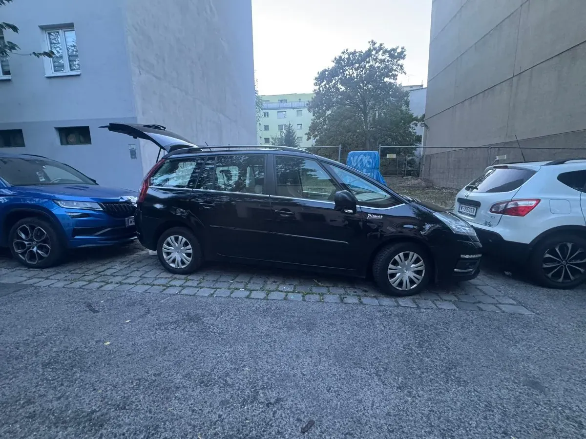 Citroen Grand C4 Picasso 2012 photo 3