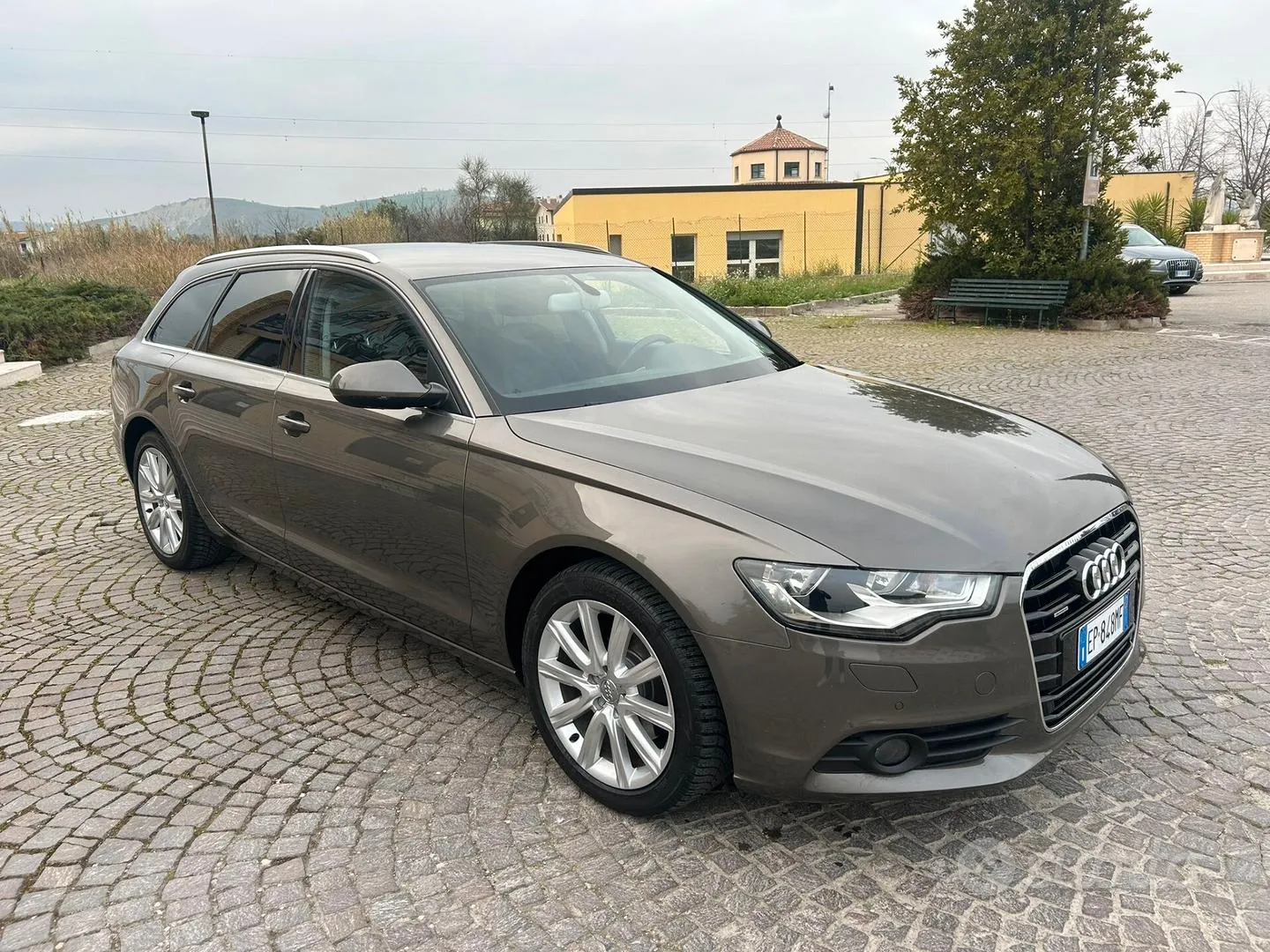 Audi A6 Avant 2012 photo 4