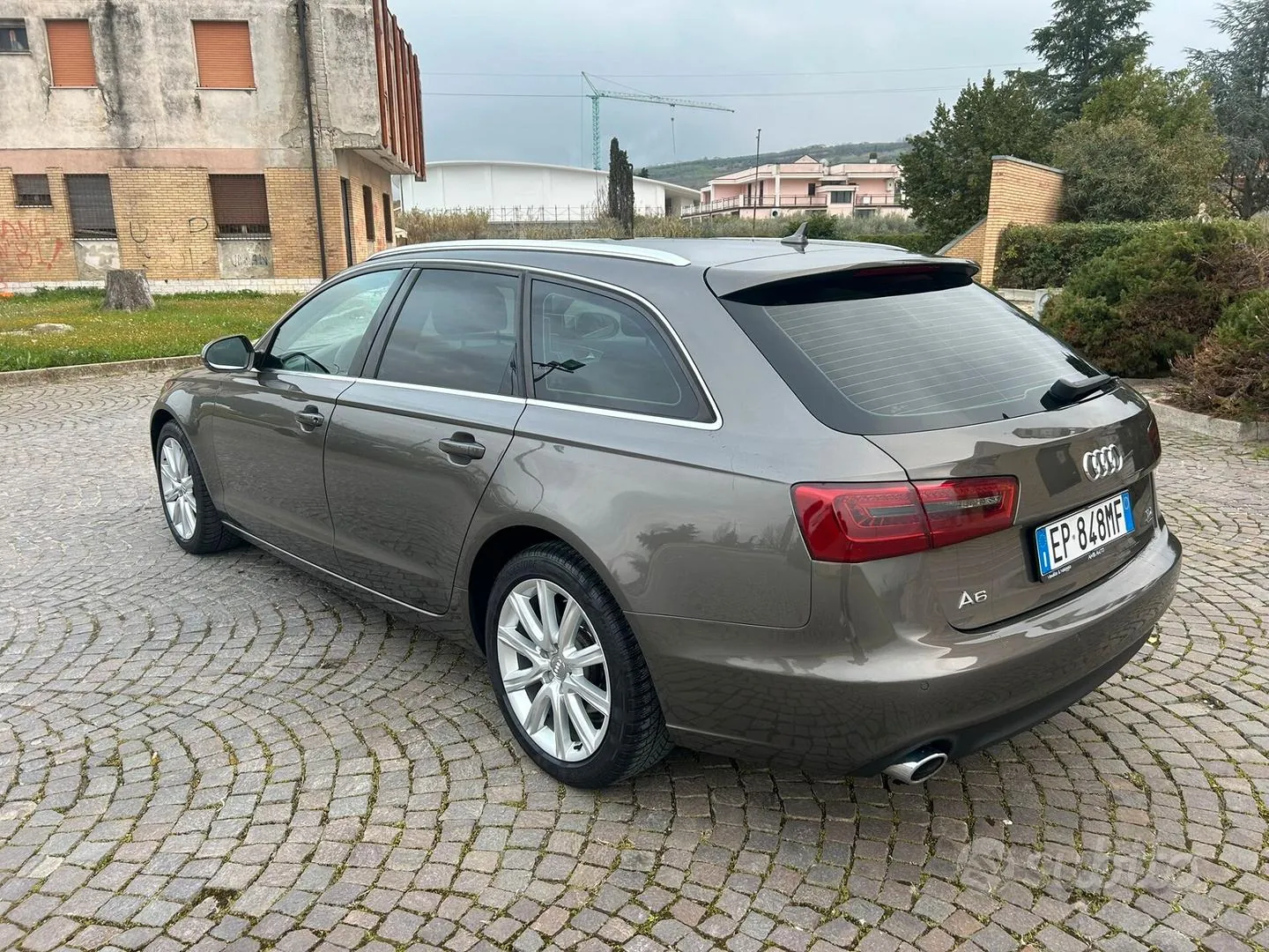 Audi A6 Avant 2012 photo 2