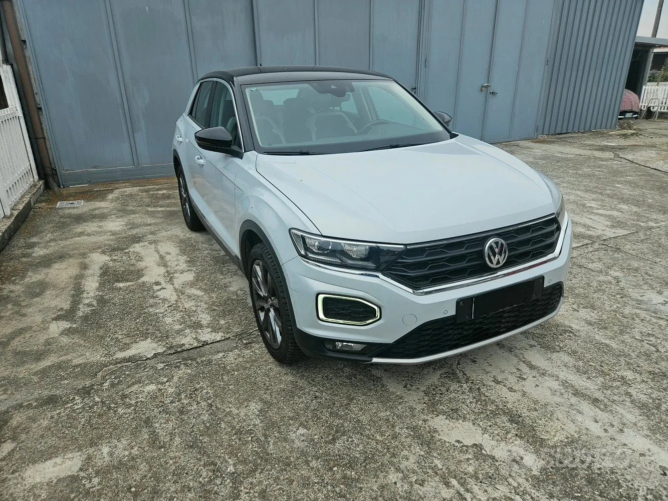Volkswagen T-Roc 2019 photo 2