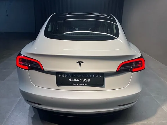 Tesla Model 3 2020 photo 4