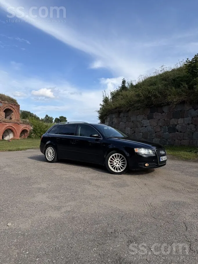 Audi A4 2005 photo 2
