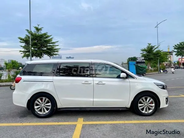 Kia Sedona 2016 photo 3