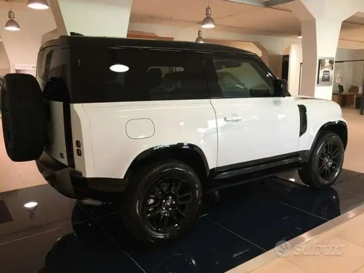 Land Rover Defender 2026 photo 5