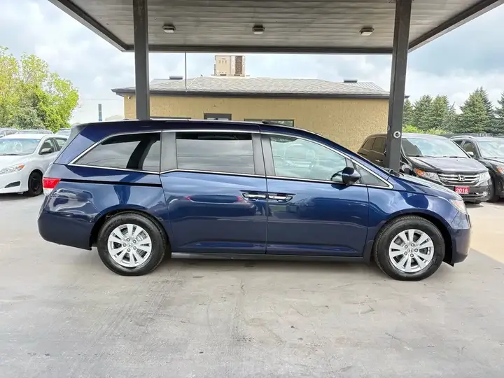 Honda Odyssey 2015 photo 3