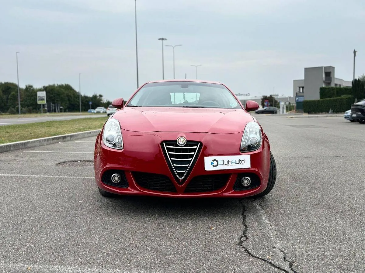 Alfa Romeo Giulietta 2015 photo 2