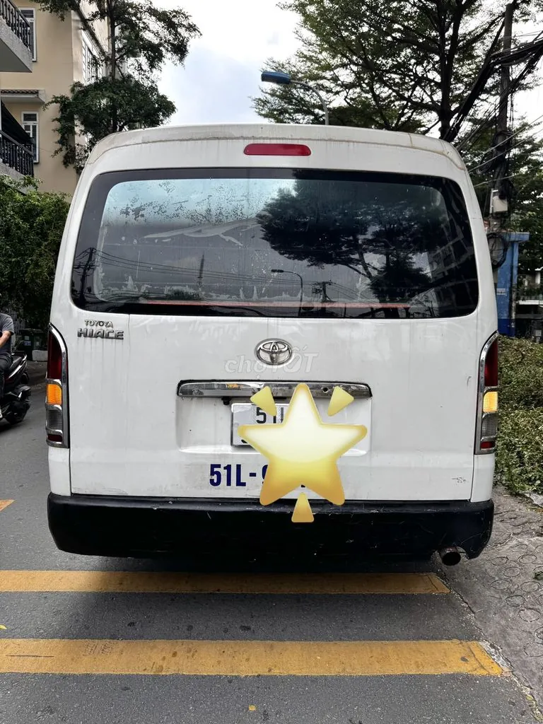 Toyota Hiace 2005 photo 2
