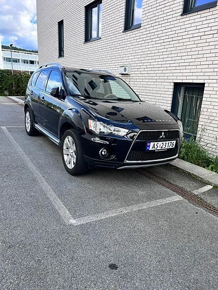 Mitsubishi Outlander 2010 photo 2