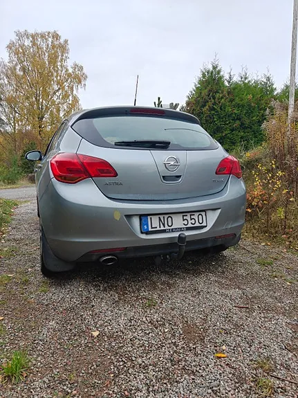 Opel Astra 2010 photo 4