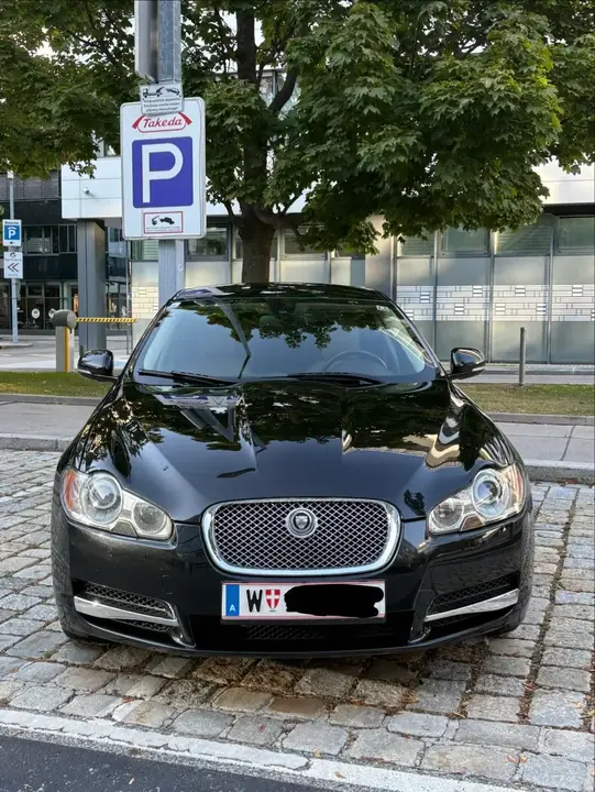 Jaguar Xf 2010 photo 2