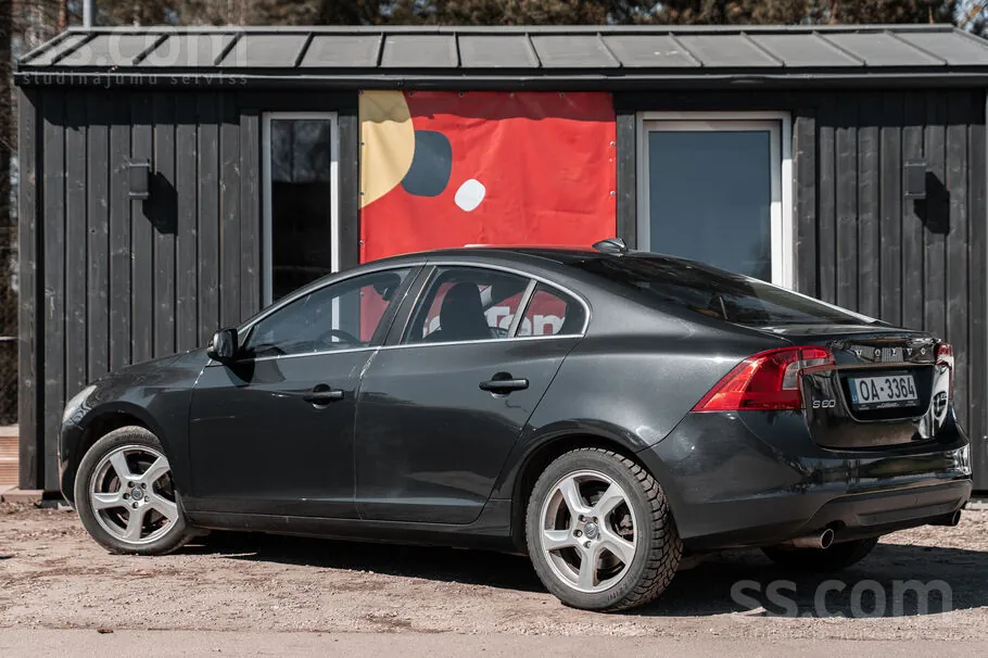 Volvo S60 2012 photo 4