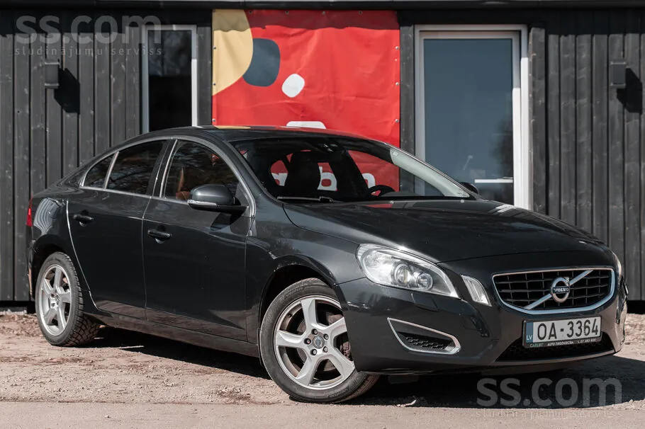 Volvo S60 2012 photo 2