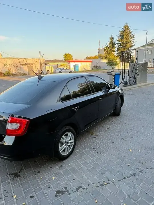 Skoda Rapid 2013 photo 3