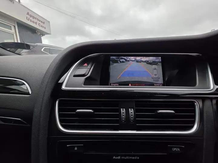 Audi A4 2013 photo 2