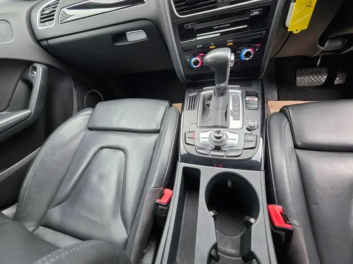 Audi A4 2013 photo 3