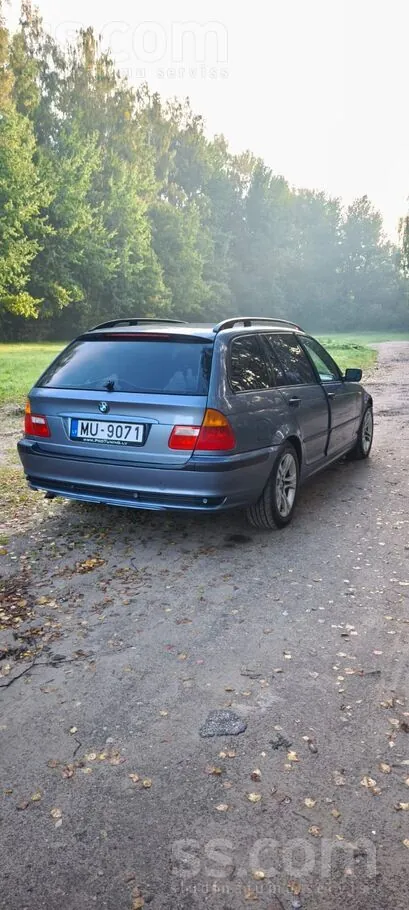 BMW 320 2004 photo 4