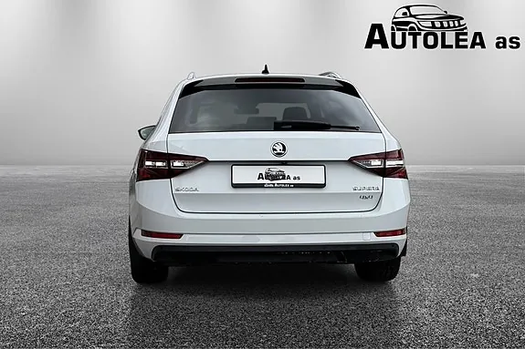 Skoda Superb 2017 photo 5