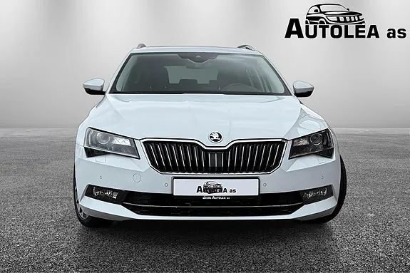 Skoda Superb 2017 photo 2