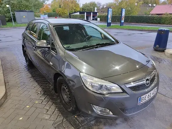 Opel Astra 2011 photo 5
