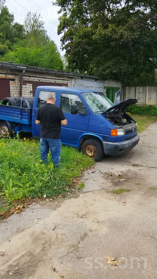 Volkswagen T4 1996 photo 2