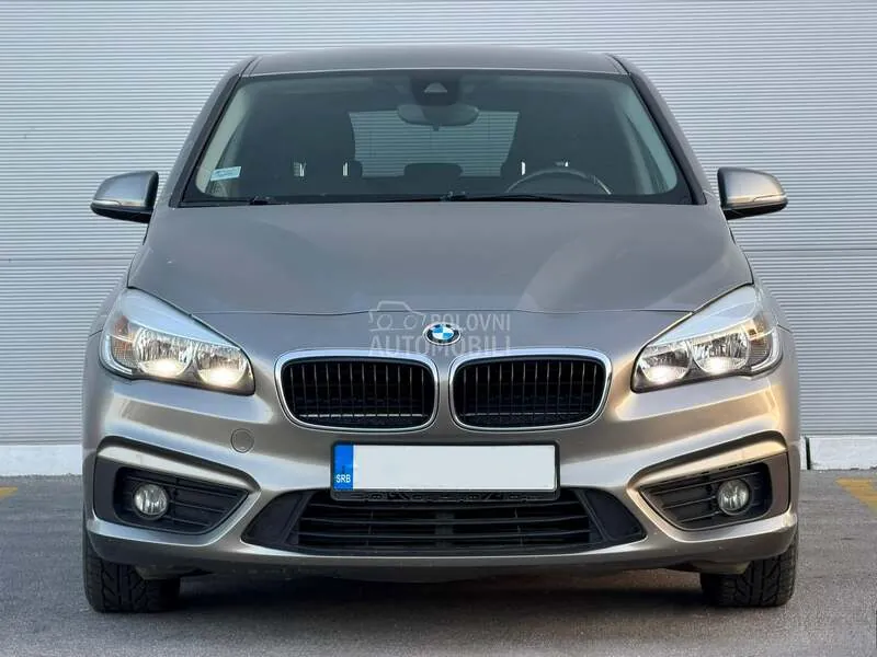 BMW 216 2017 photo 2