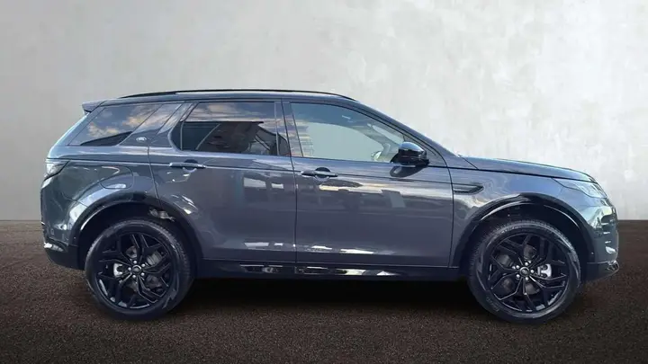 Land Rover Discovery Sport 2026 photo 5
