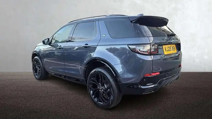 Land Rover Discovery Sport 2026 photo 2