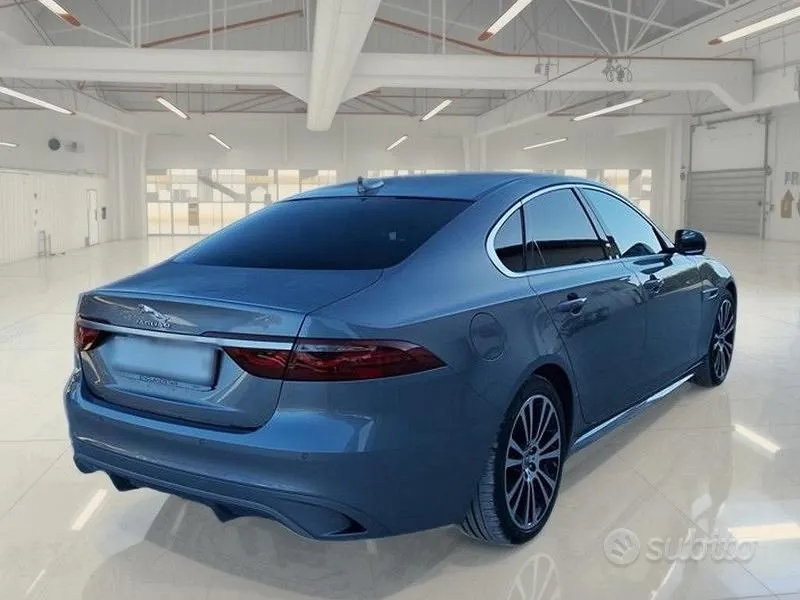 Jaguar Xf 2024 photo 4