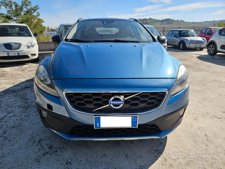 Volvo V40 2015 photo 2