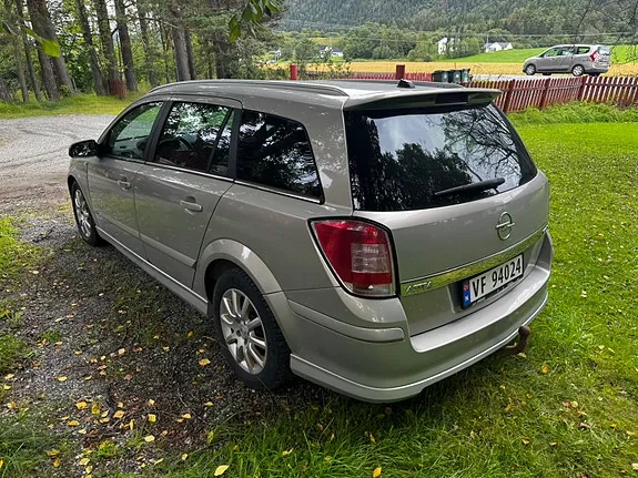 Opel Astra 2008 photo 2